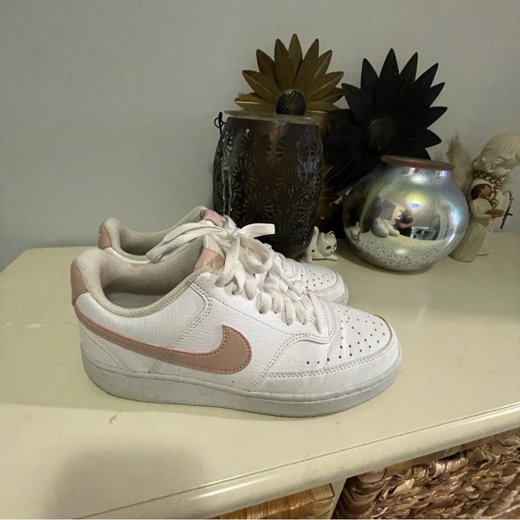 Nike Women's Court Vision Low Next Nature Sneaker size 7.5 - Picture 5 of 10